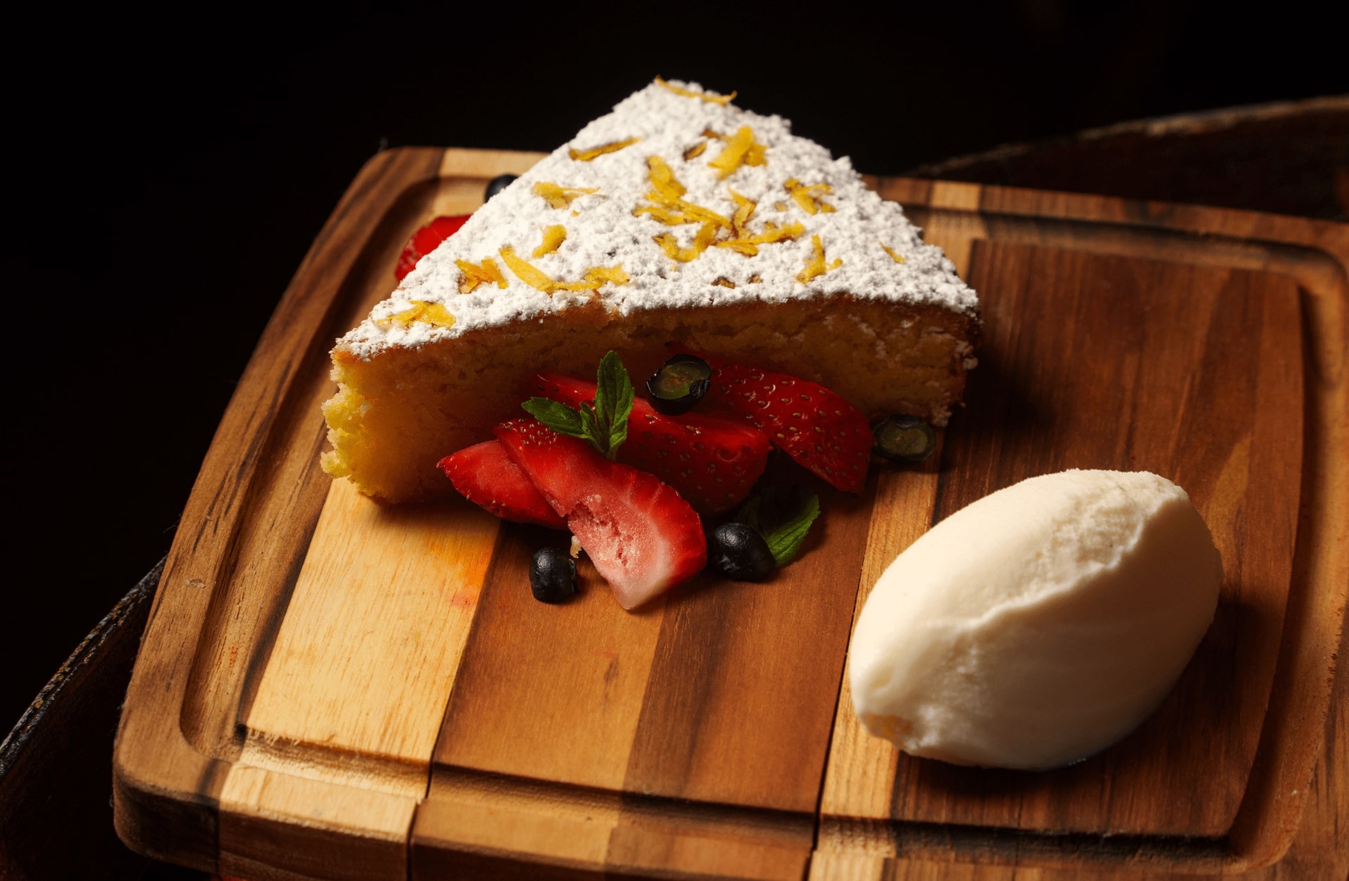 Ambiente de tablao flamenco en Taberna Atope